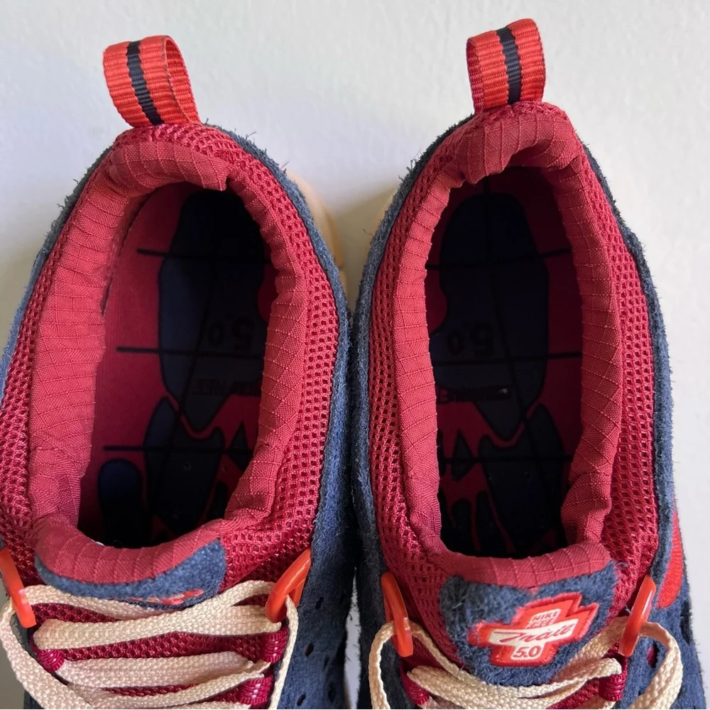 Nike Men's Navy Blue and Red Athletic Shoes